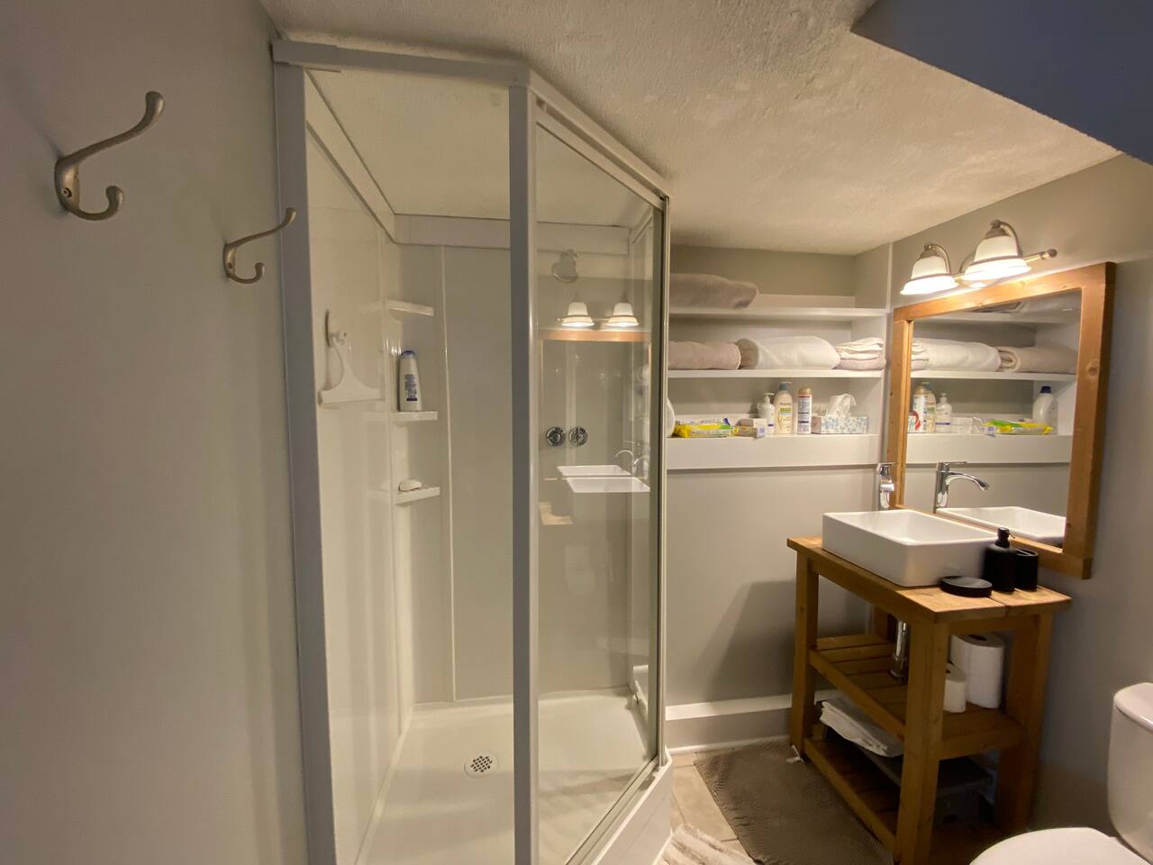 Bathroom — North of Sixty suite