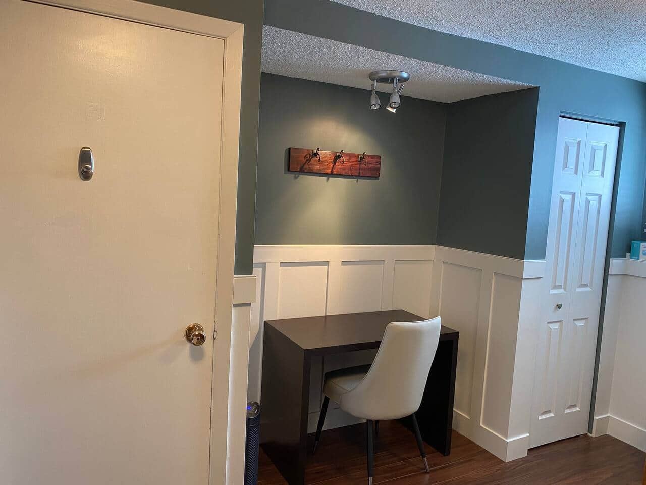 Desk and chair in the suite
